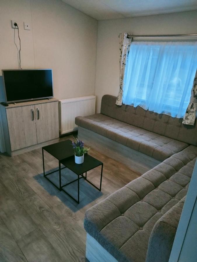 Bj Chalets - De Rug 1 - Vakantiepark Lauwersoog - Luxe Chalet Met Vaatwasser! Vroege Incheck! מראה חיצוני תמונה