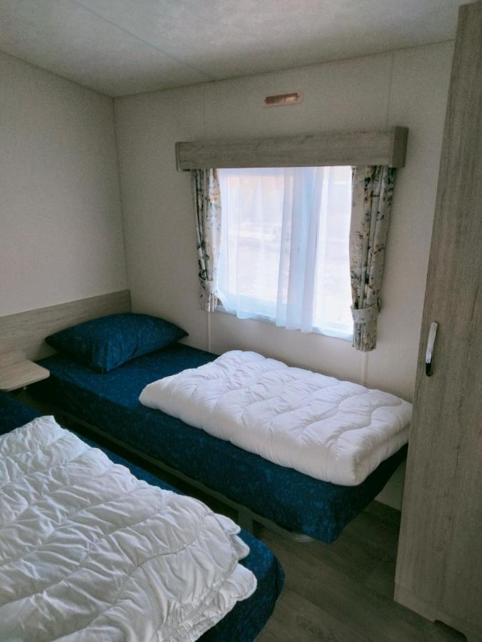 Bj Chalets - De Rug 1 - Vakantiepark Lauwersoog - Luxe Chalet Met Vaatwasser! Vroege Incheck! מראה חיצוני תמונה