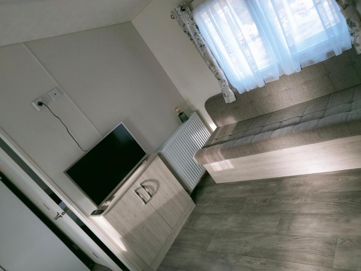Bj Chalets - De Rug 1 - Vakantiepark Lauwersoog - Luxe Chalet Met Vaatwasser! Vroege Incheck! מראה חיצוני תמונה